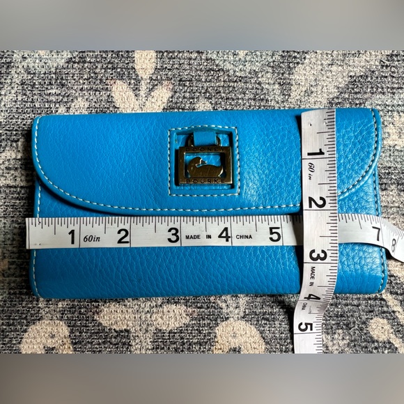 Dooney & Bourke Belvedere Continental Blue Pebbled Leather Wallet - Picture 7 of 10